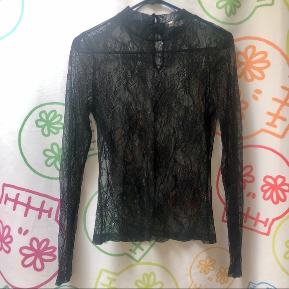 Forever 21 Tops - Forever 21 XL Lace Long-Sleeved Keyhole Top 🖤
